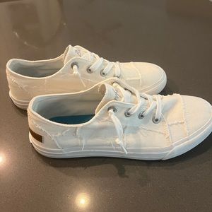 Cute, White Blowfish tennis shoes. Size 10… Worn Once!